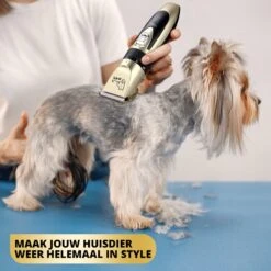 BeautyFit - 16-delig Hondentondeuse Set - Professionele Honden Trimset - Dieren Tondeuse Voor Dikke Vacht - Meest Complete Set - Inclusief 4 Opzetkammen - Hondenschaar - Mist Verstuiver - Handschoen Borstel - Nagelknipper -Hondenbenodigdheden 1200x1200 317