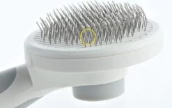 Merkloos Dierenborstel - Haarborstel Huisdieren - Borstel Voor Vacht Huisdier - Borstel Kat - Borstel Hond - Makkelijk Haar Verwijderen Met één Klik - Inclusief Speeltje - Kam Huisdier - Vachtverzorging - Massage 17 Merkloos Dierenborstel - Haarborstel Huisdieren - Borstel Voor Vacht Huisdier - Borstel Kat - Borstel Hond - Makkelijk Haar Verwijderen Met één Klik - Inclusief Speeltje - Kam Huisdier - Vachtverzorging - Massage -Hondenbenodigdheden 1200x751